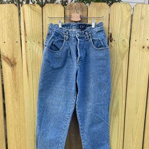 ✨SOLD✨ Vintage Highwasited Button up crotch Women’s jeans